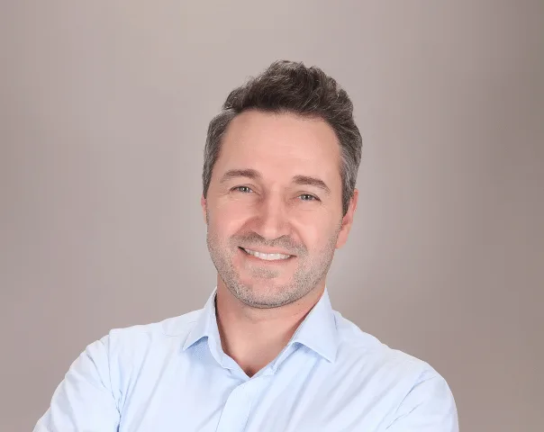 Vullnet Veliaj, Founder and CEO of Influneti Digital Marketing Agency